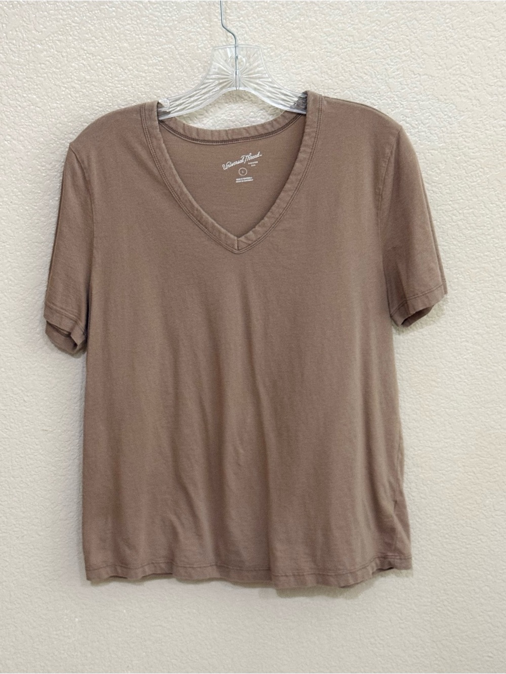 Universal Thread V-Neck Short Sleeve Tee in Taupe